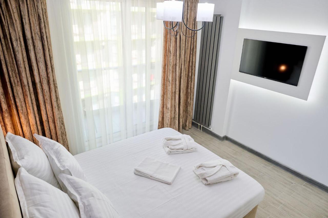 Seascape Apartment Spa N Pool Beach Resort Mamaia Ngoại thất bức ảnh